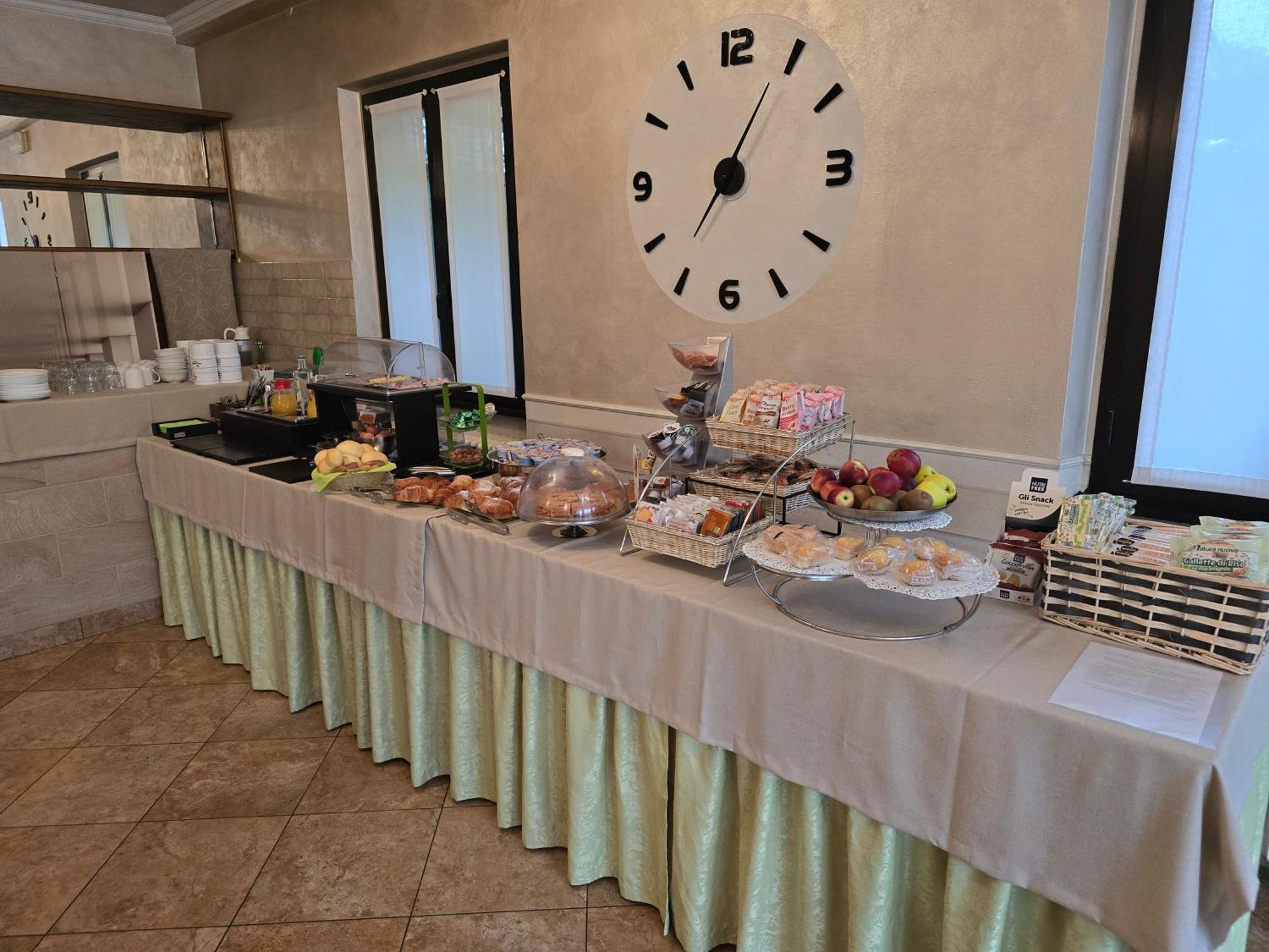 פאדנג'ה סול גארדה Hotel Francesco מראה חיצוני תמונה