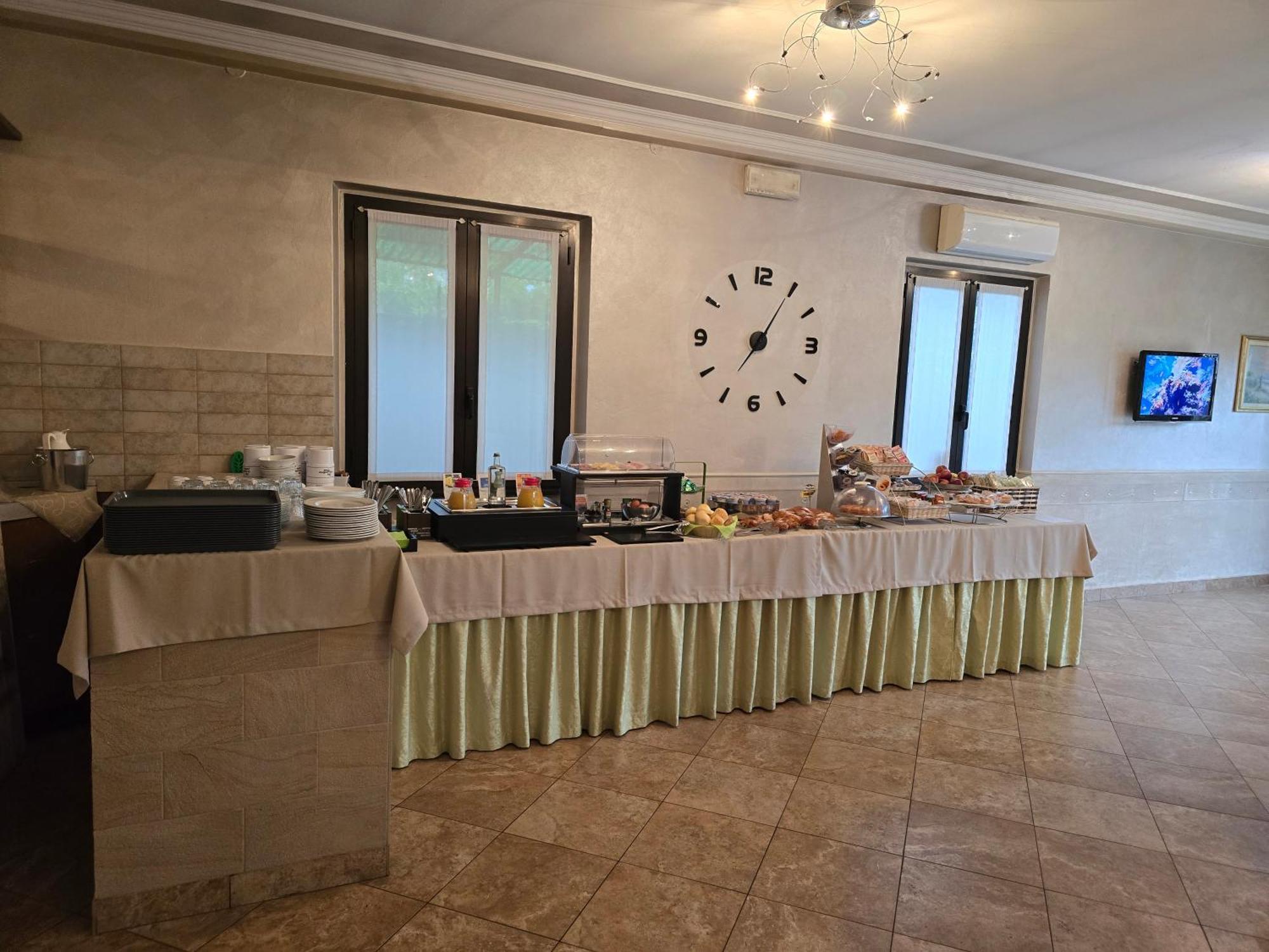 פאדנג'ה סול גארדה Hotel Francesco מראה חיצוני תמונה