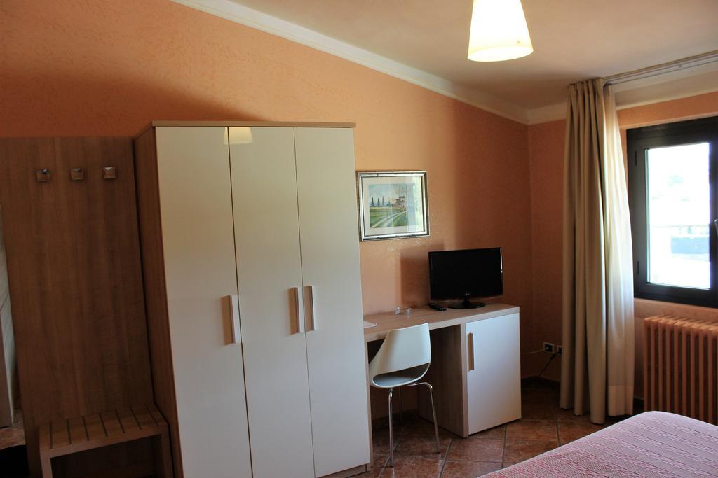 פאדנג'ה סול גארדה Hotel Francesco מראה חיצוני תמונה