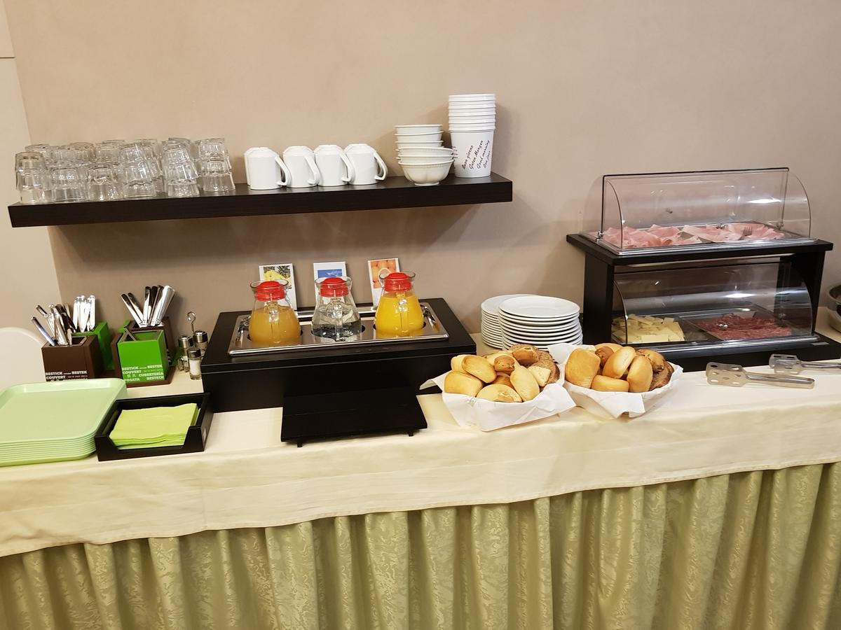 פאדנג'ה סול גארדה Hotel Francesco מראה חיצוני תמונה